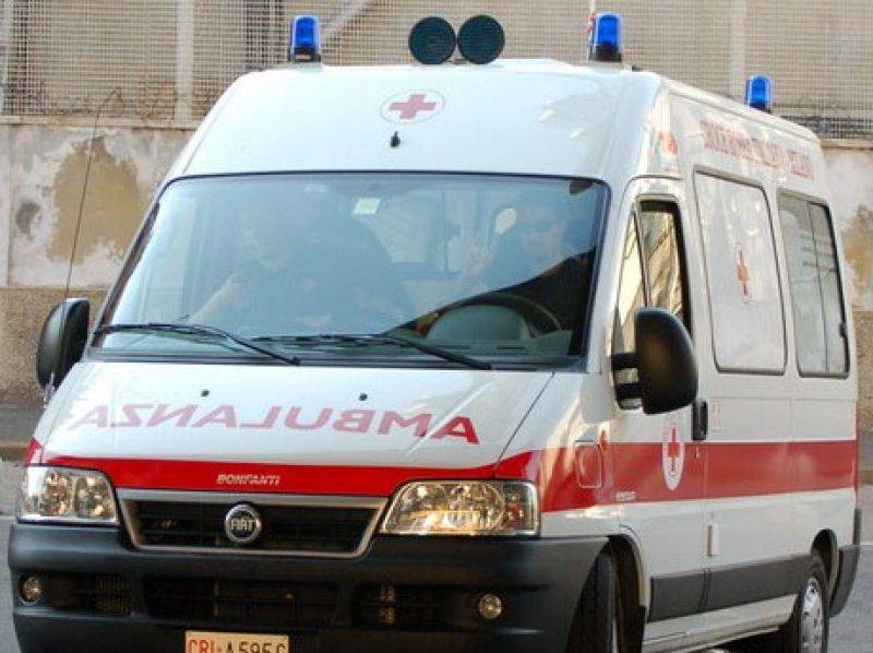 Donna versa olio bollente sul marito che dorme 
Arrestata per tentato omicidio: lui è gravissimo