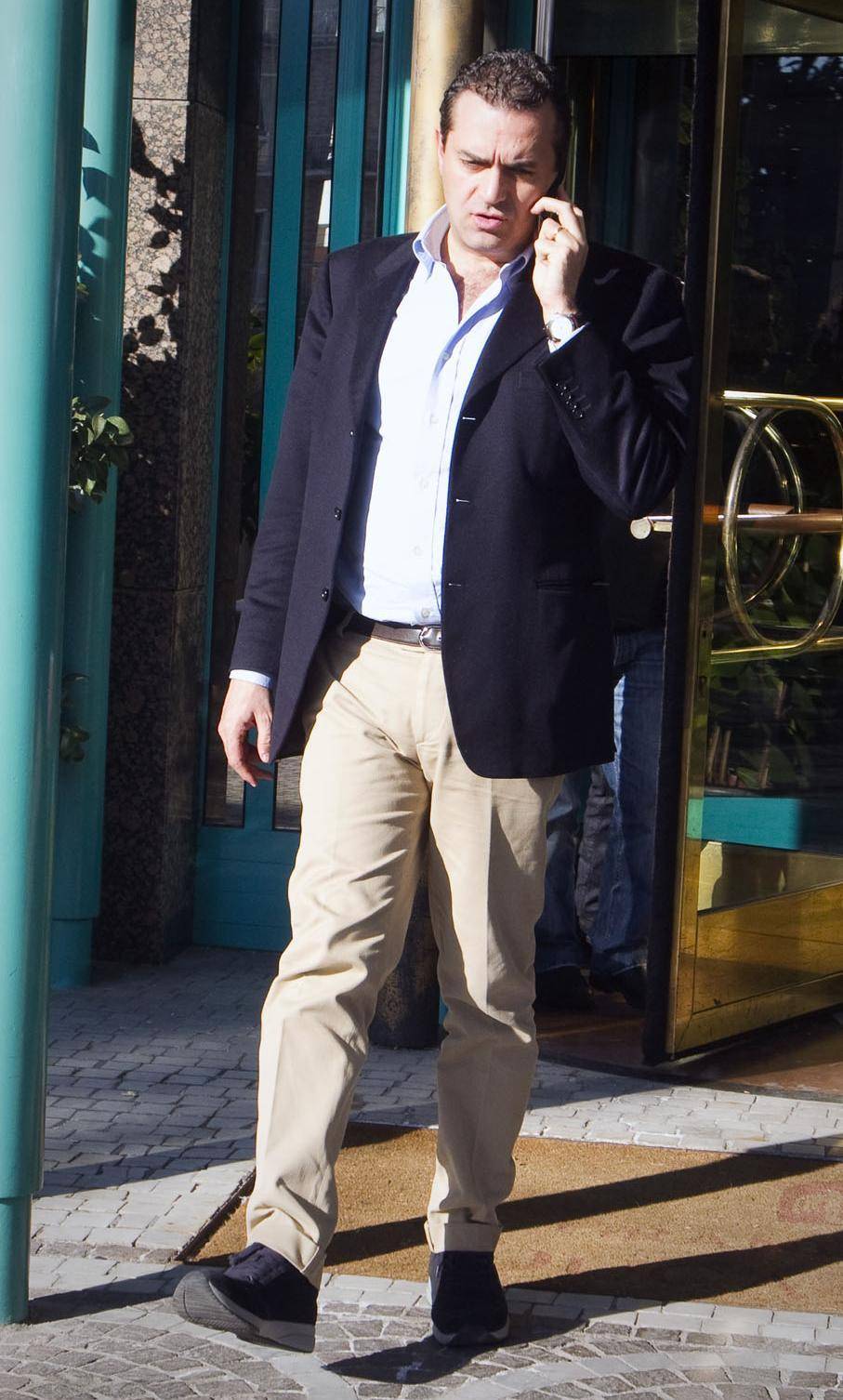 Gli sms «proibiti» tra la pm e De Magistris