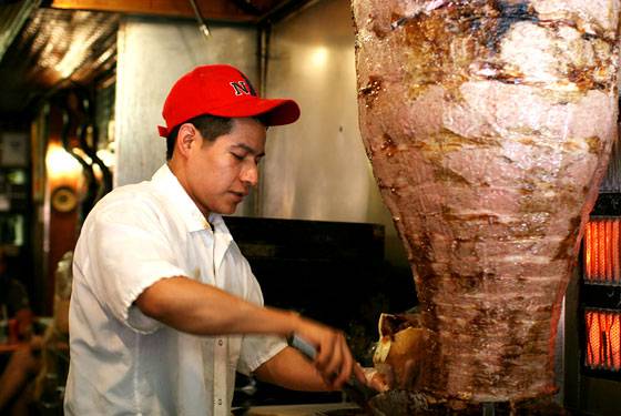 "Mangiare carne halal vi renderà musulmani", dice un politico