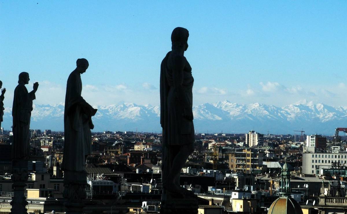 Il vento spazza lo smog e anche i divieti: via libera a tutte le auto