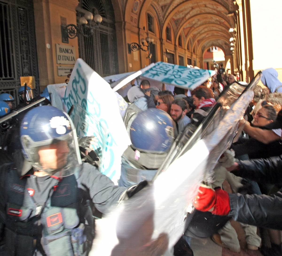 Indignados contro Bankitalia E la protesta diventa violenta