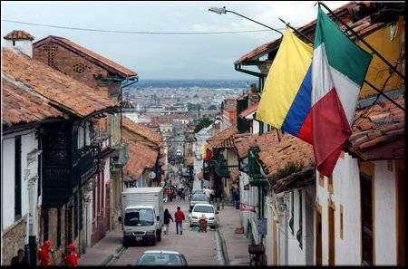 Bogotà, ubriaco alla guida travolge passante 
700 dollari di multa e 900 anni senza patente