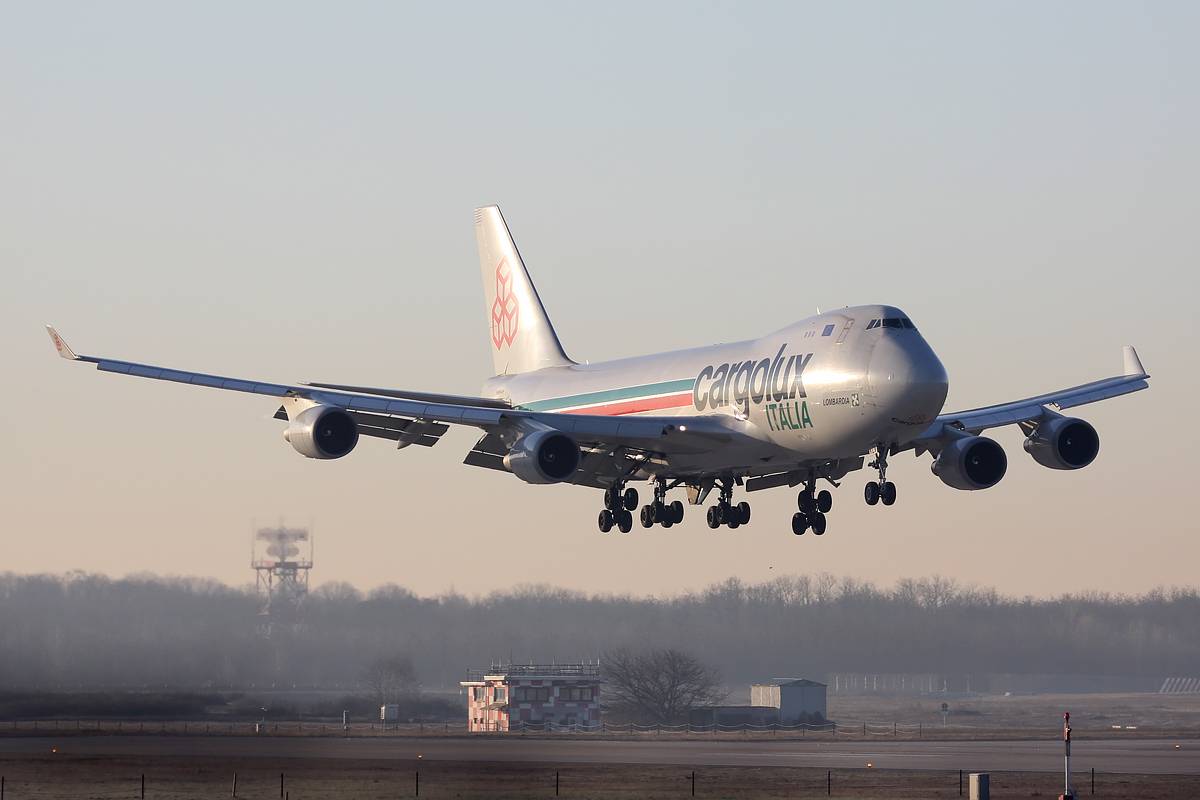 A Malpensa atterra l'aereo cargo più grande del mondo