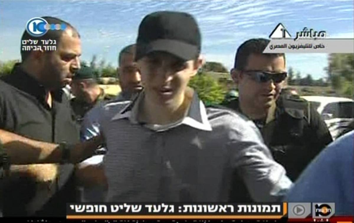 Israele, il caporale Gilad Shalit è stato liberato: 
"Spero che la mia liberazione serva per la pace"