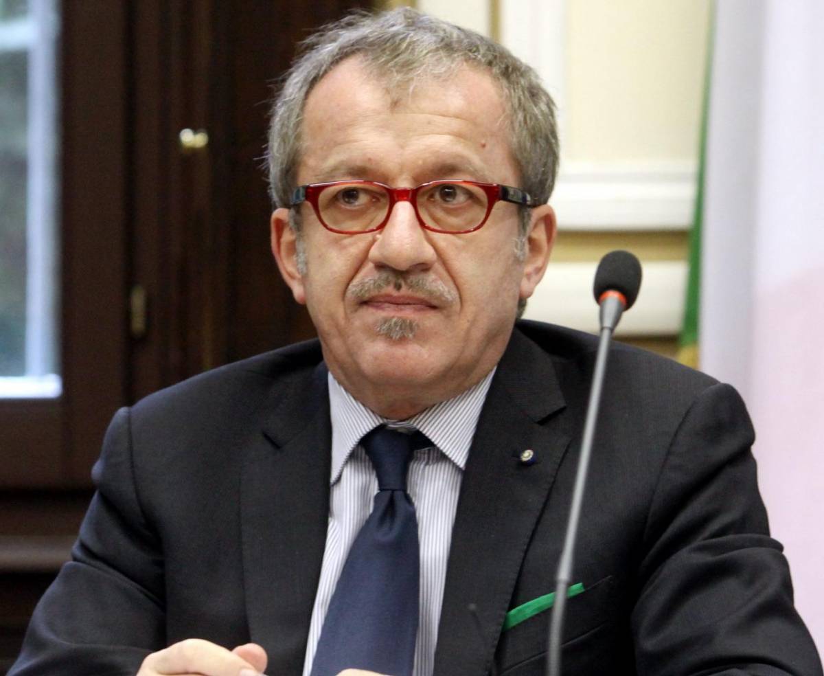 Il ministro Maroni firma l’intesa anti-mafia con 26 sindaci