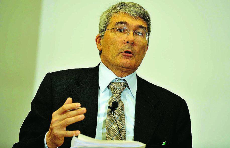 «Facciamo pesare i soldi con cui foraggiamo l’Ue»