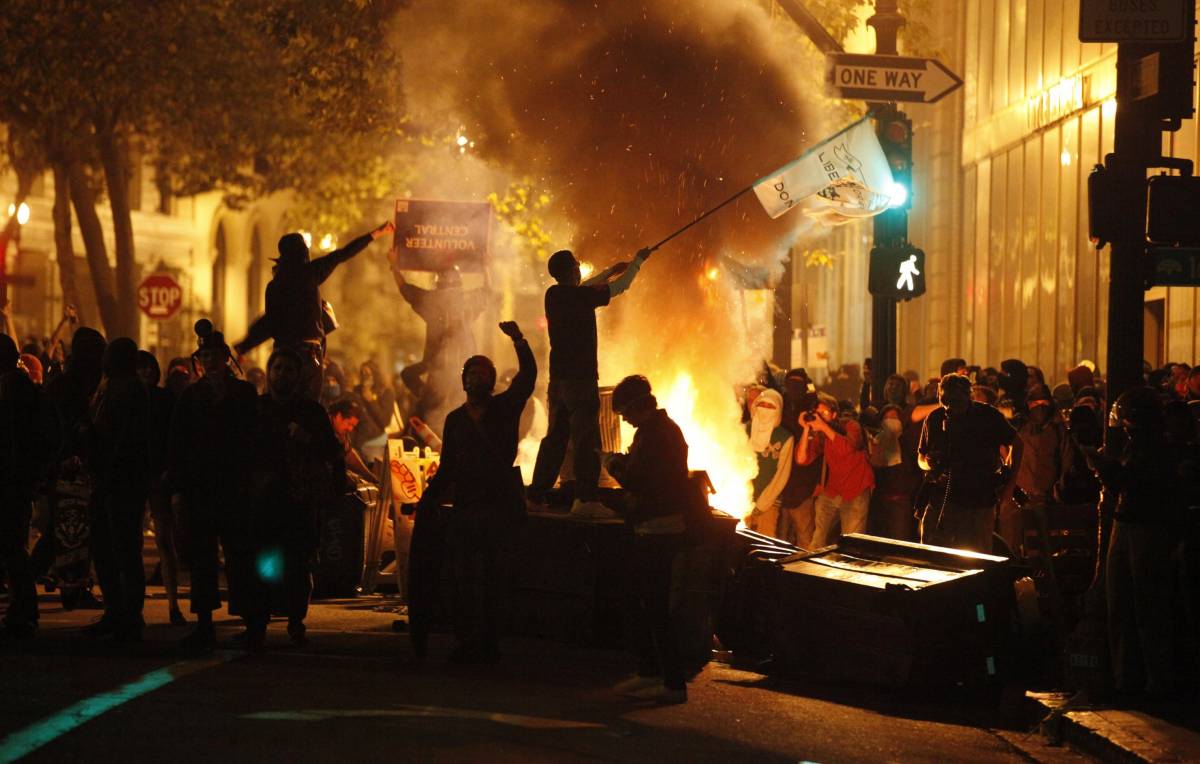 Indignados, i violenti in azione anche a Oakland 103 gli arresti, ma gli organizzatori si dissociano