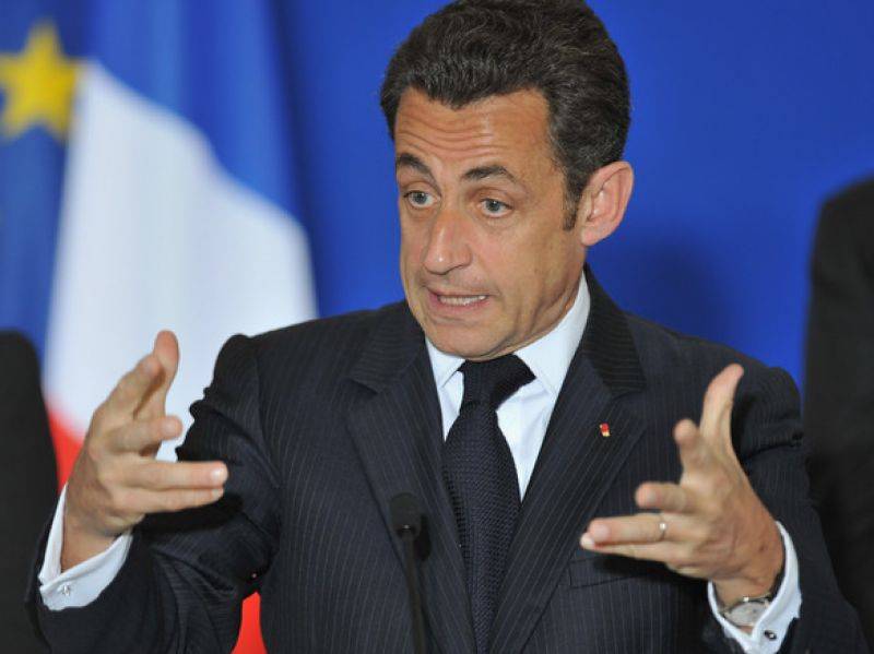 Nel piano di tagli anche lo stipendio di Sarkozy