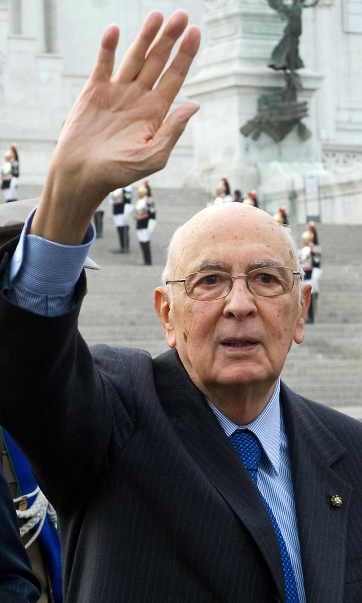Napolitano pone i limiti: no a un nuovo esecutivo  contro Berlusconi e Bossi