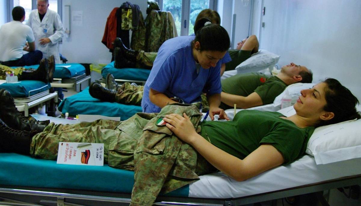 Truppa «speciale» di volontari: ora i militari donano il sangue