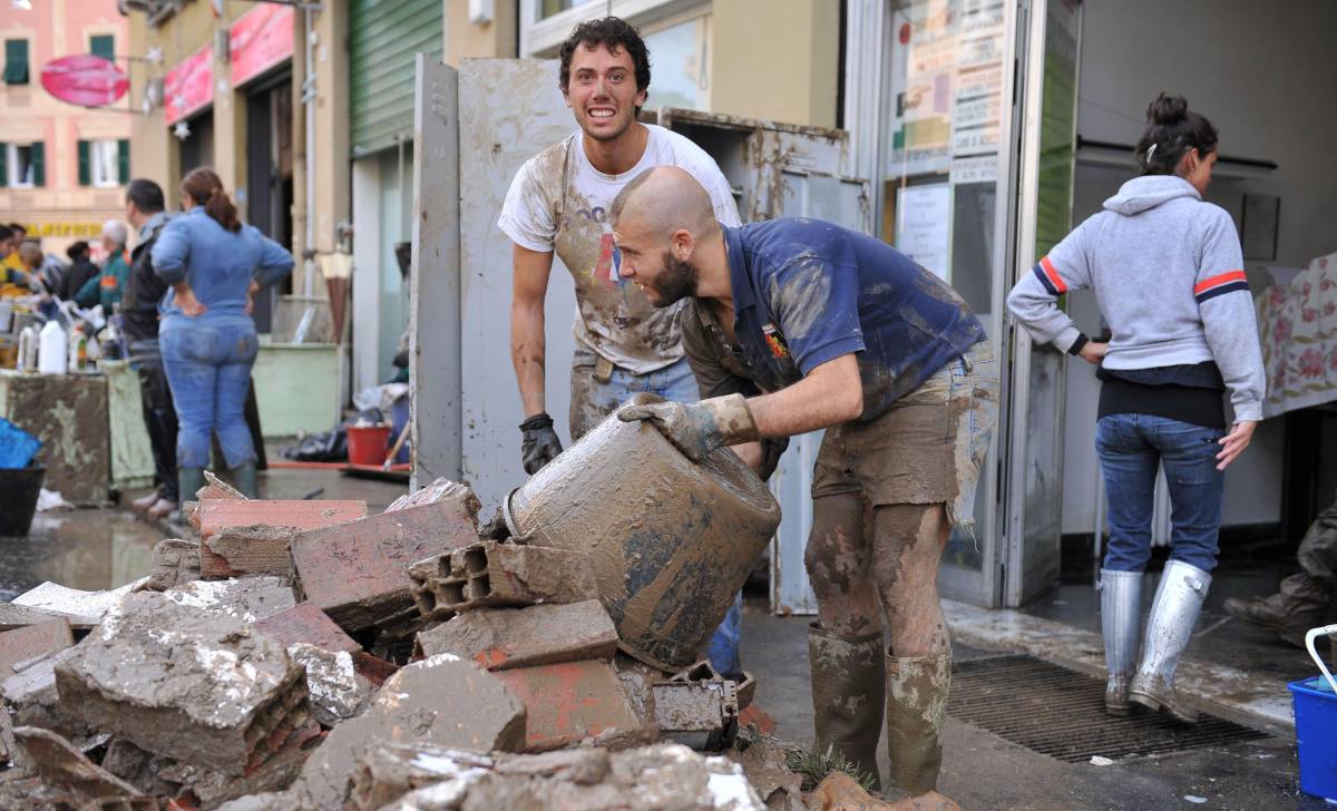 Tra gli spalatori nessuno straniero