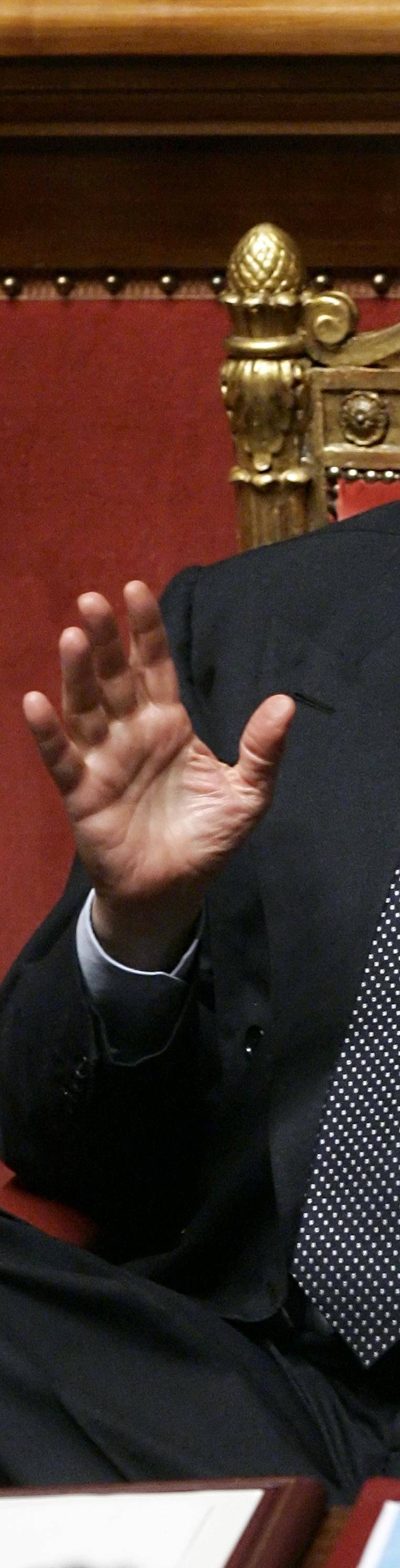 Berlusconi adesso detta le condizioni