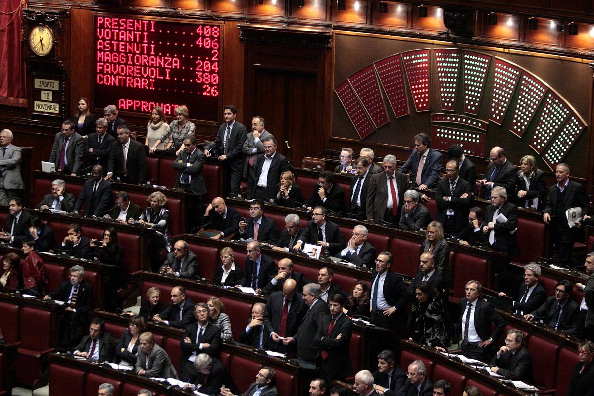 Urla, rancori, offese: altro che larghe intese alla Camera