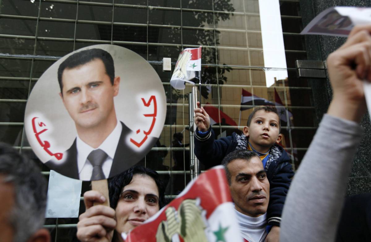 Siria, i fedelissimi di Assad  assaltano le ambasciate