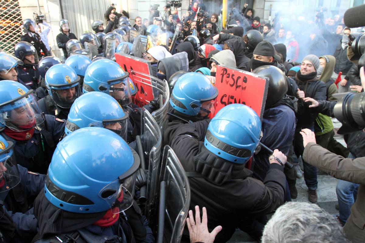 Sciopero nell'era Monti: la sinistra va in piazza contro banche e Bocconi