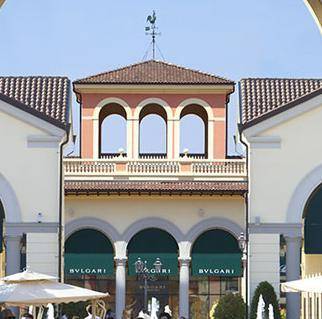 E Serravalle inaugura il più grande outlet natalizio sulle note del Gospel