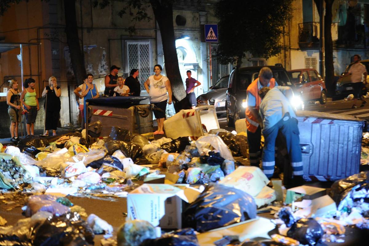 La Ue boccia Giggino "20 anni per smaltire i rifiuti di Napoli"