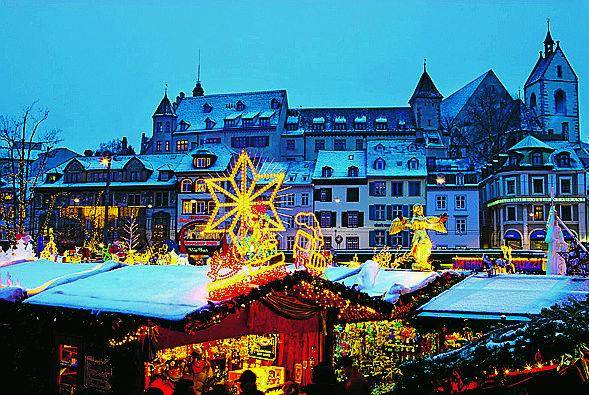 Shopping notturno tra le vie di Zurigo