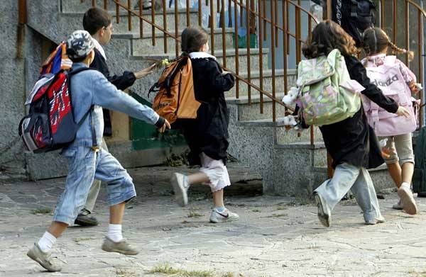 Scuola in gita sulla neve Il preside raccomanda: gli obesi stiano a casa