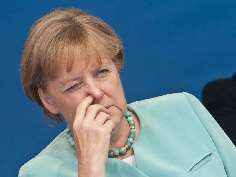 Merkel-Sarkò: se crolla l'Italia, crolla l'Euro