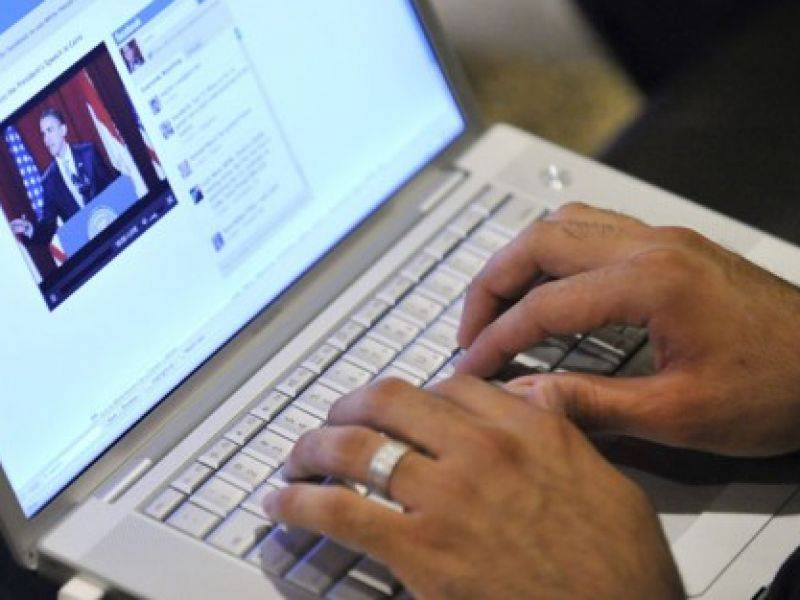 Sono 27 milioni gi italiani che navigano sul web E 21milioni usano Facebook