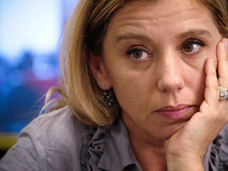 Guzzanti contro De Gregorio La comica accusa su Twitter: "Non hai dato una notizia"