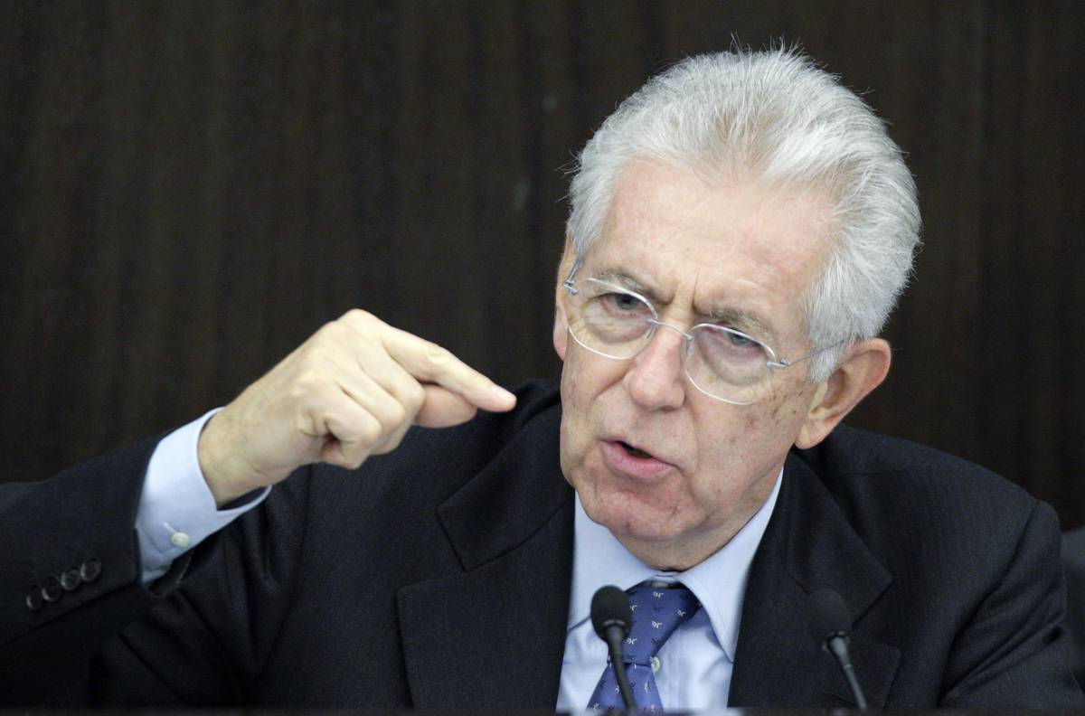 Ecco la manovra, Monti presenta il conto