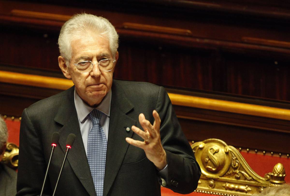 Manovra, Monti: "Sacrifici acuti per tutti" Il Cav: "Non piace del tutto, ma va votata"