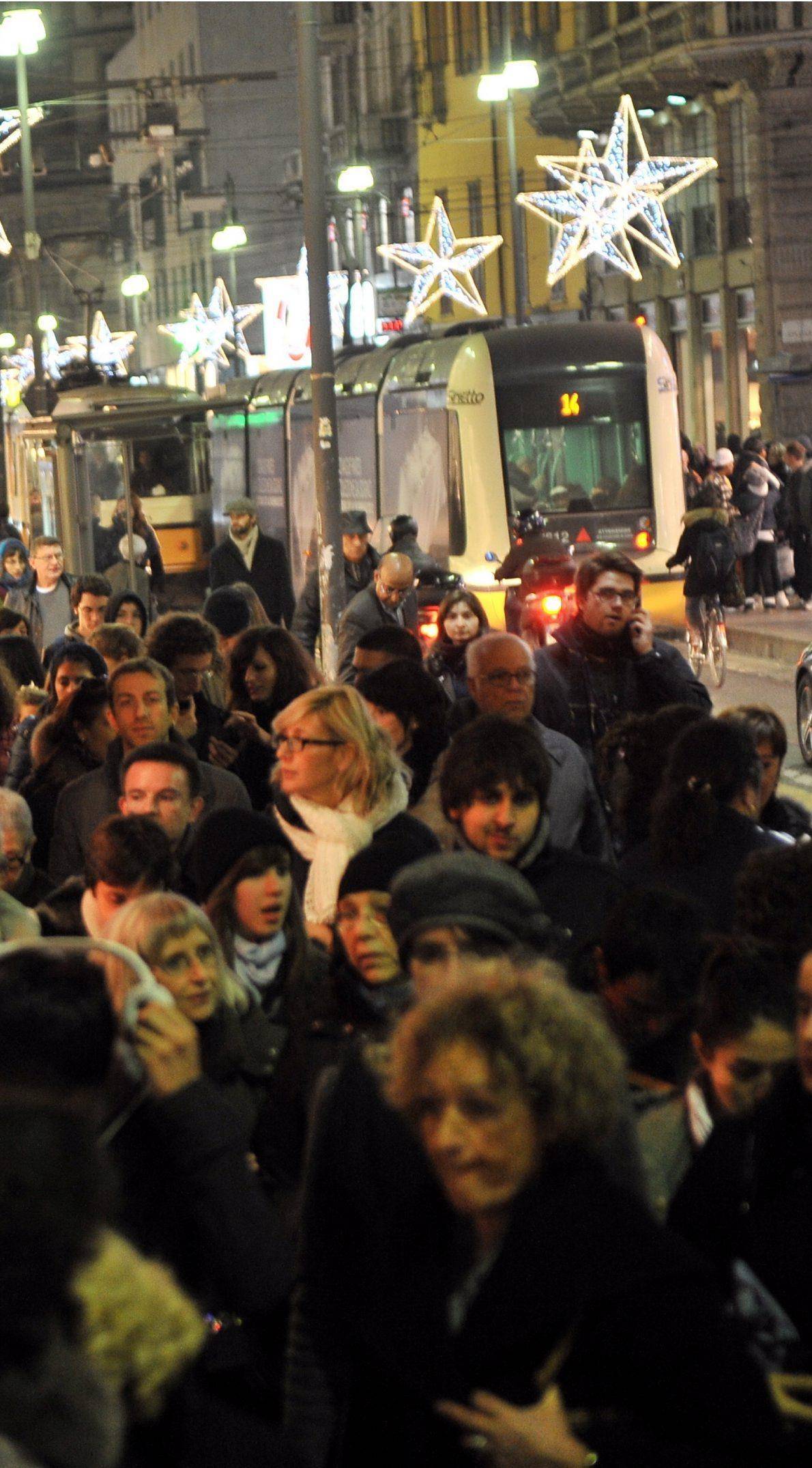 Allarme smog, commercianti contro i blocchi di Pisapia:  "Vogliono uccidere i negozi"