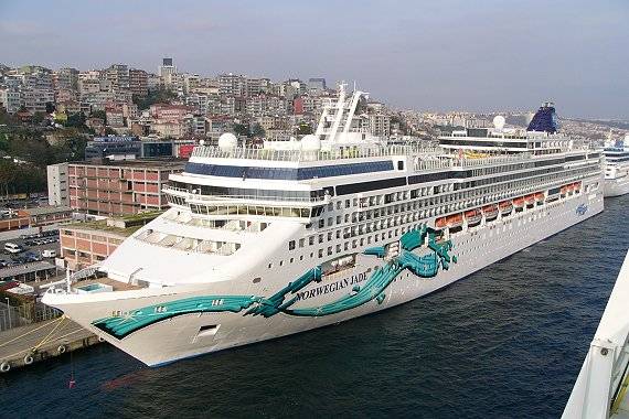 Lifting, Norwegian Jade riparte