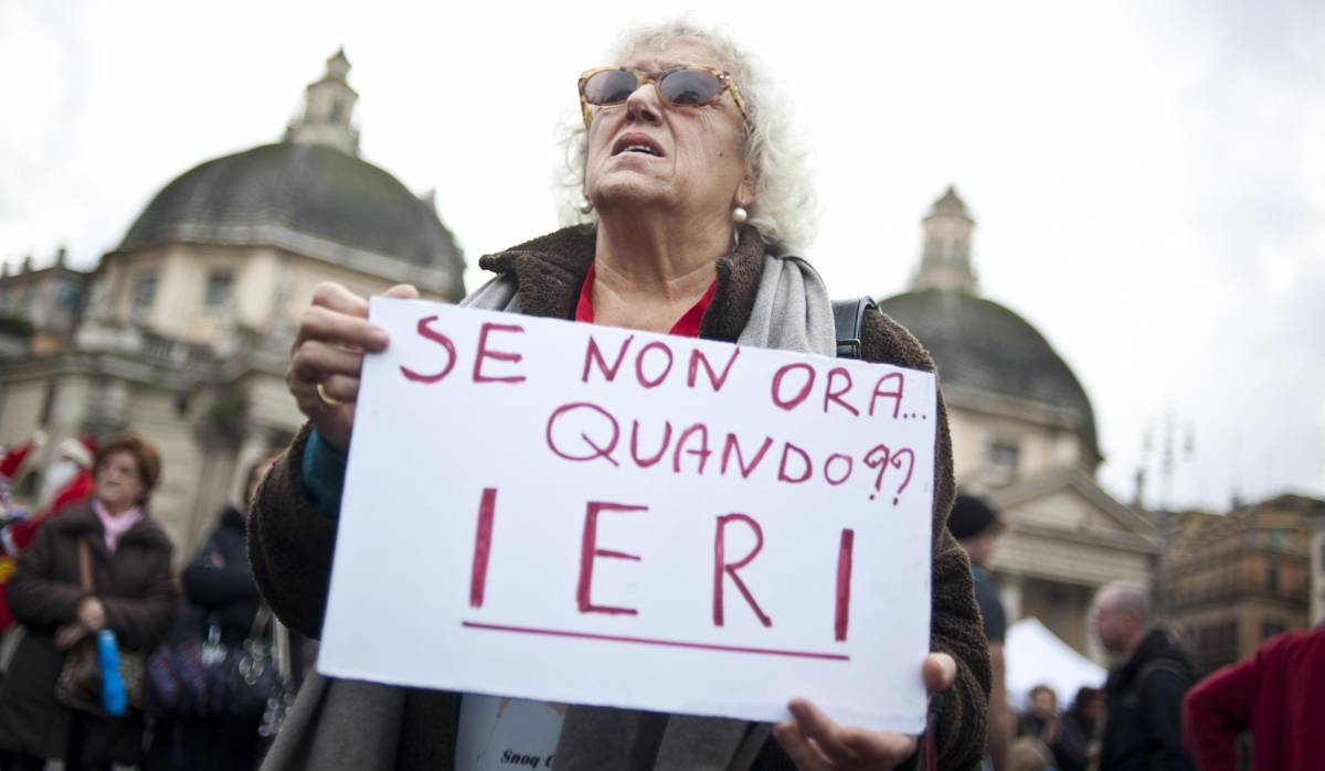 Donne ancora in piazza Ma questa volta  nessuno se ne accorge