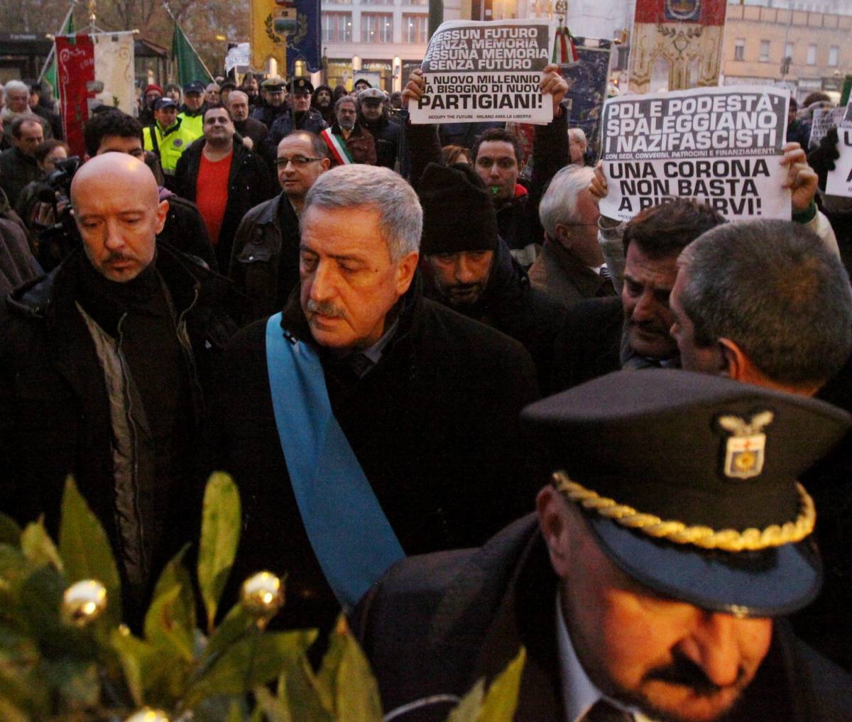 Fischi a Podestà. Pisapia li sente troppo tardi