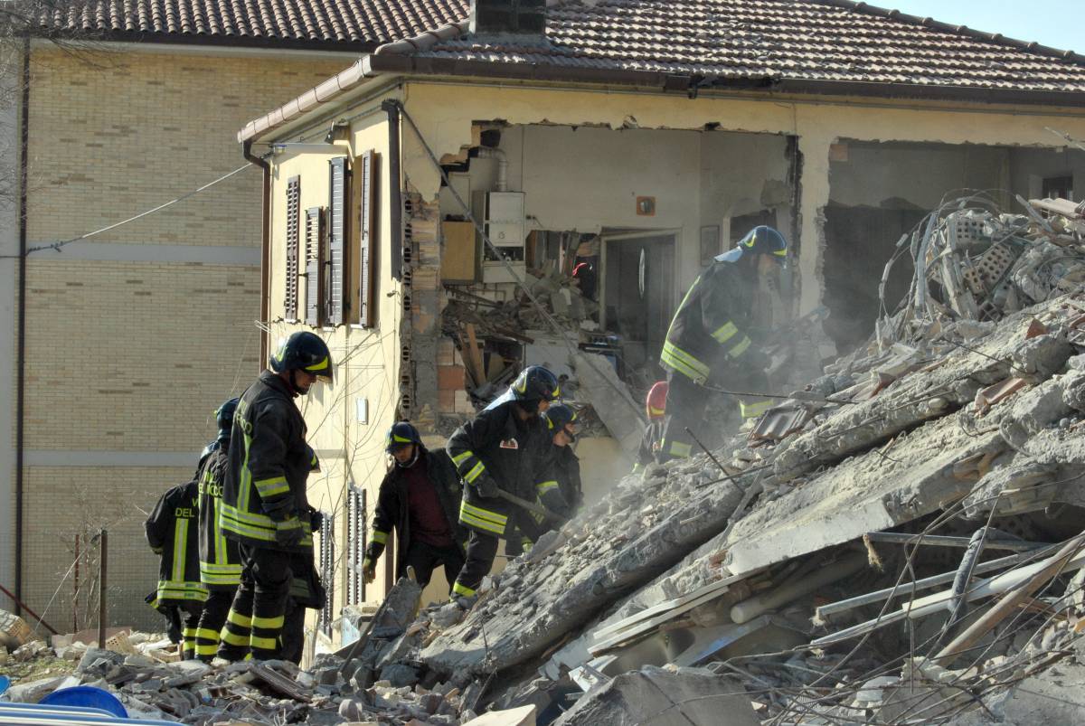 Ascoli, esplode una palazzina Sale il bilancio delle vittime: tre morti e due feriti