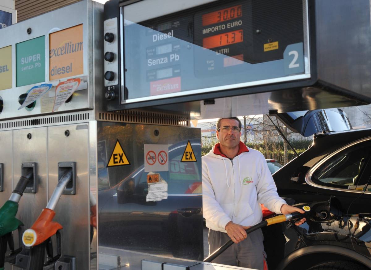 Gasolio caro come l’oro: nuovo salasso al volante