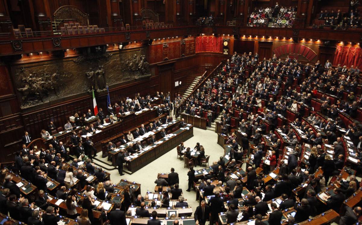 Manovra, venerdì voto di fiducia alla Camera Berlusconi: "Abbiamo molte perplessità"