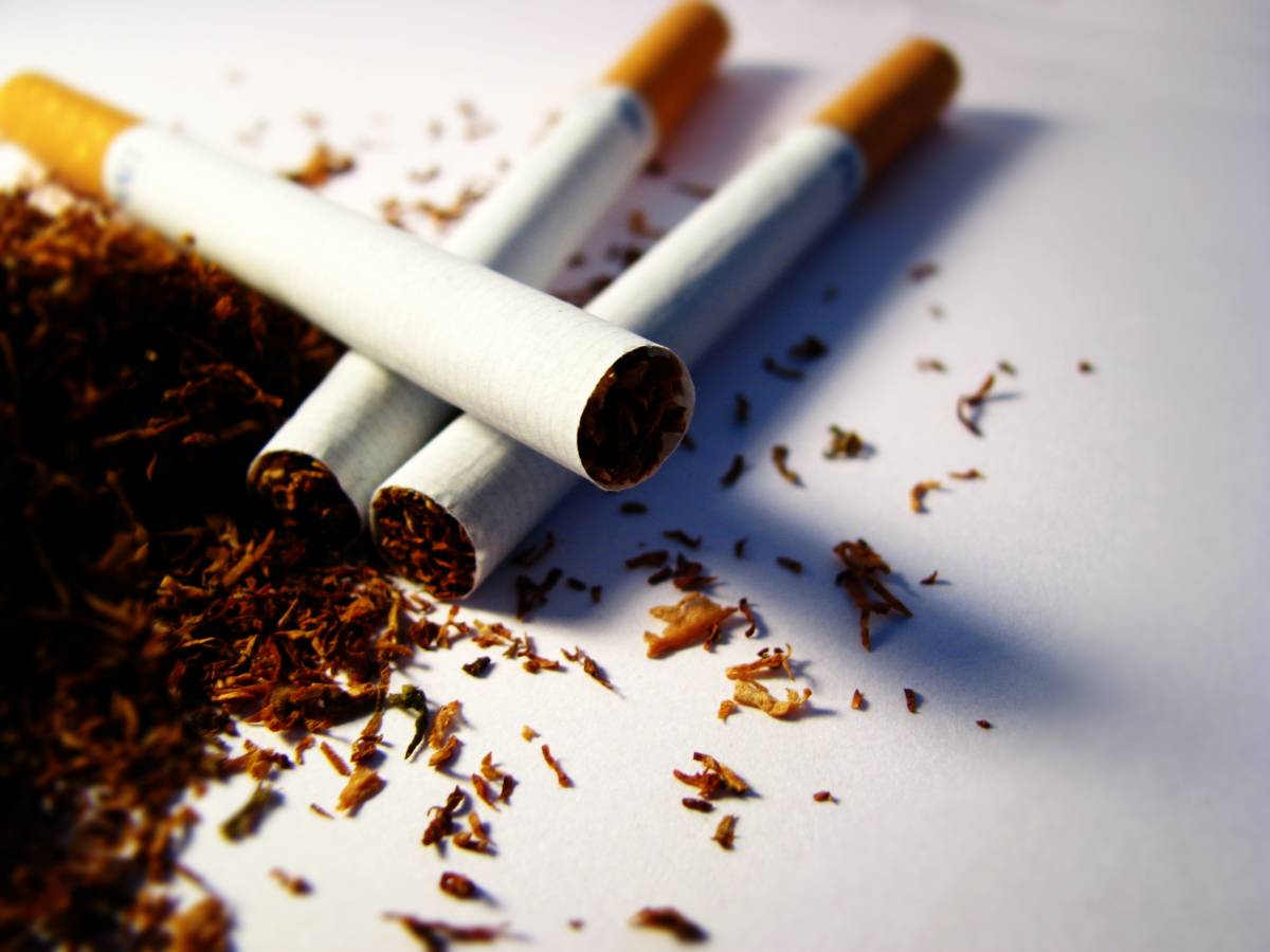 L'Australia dichiara guerra al fumo: niente loghi sui pacchetti di sigarette