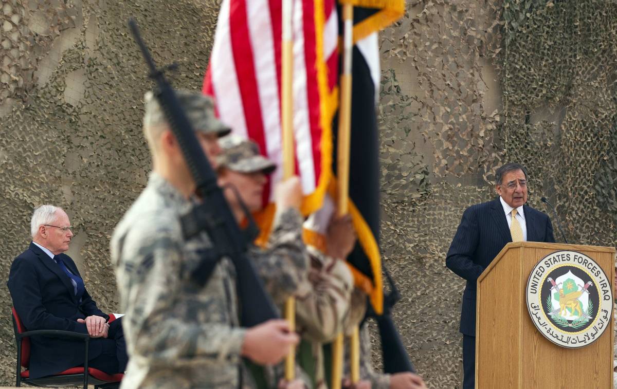 Ammainata bandiera Usa "Missione compiuta in Iraq Ora prosperità e pace"
