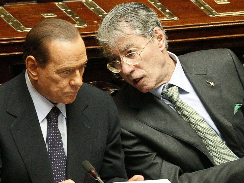 Bossi chiude al Cav: "Non vedrò Berlusconi Mi metterei a ridere"
