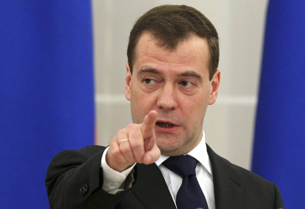 Medvedev su Twitter: "Mi dimetto, e Putin sbaglia" Ma sono gli hacker