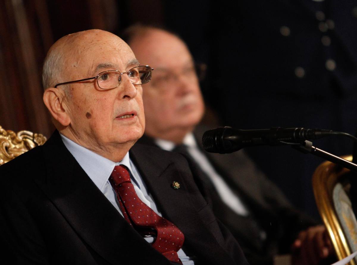 Napolitano blinda Monti: governo legittimo