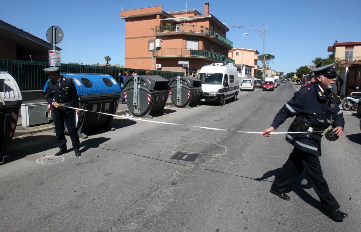 Roma, spari in strada Gambizzato un uomo