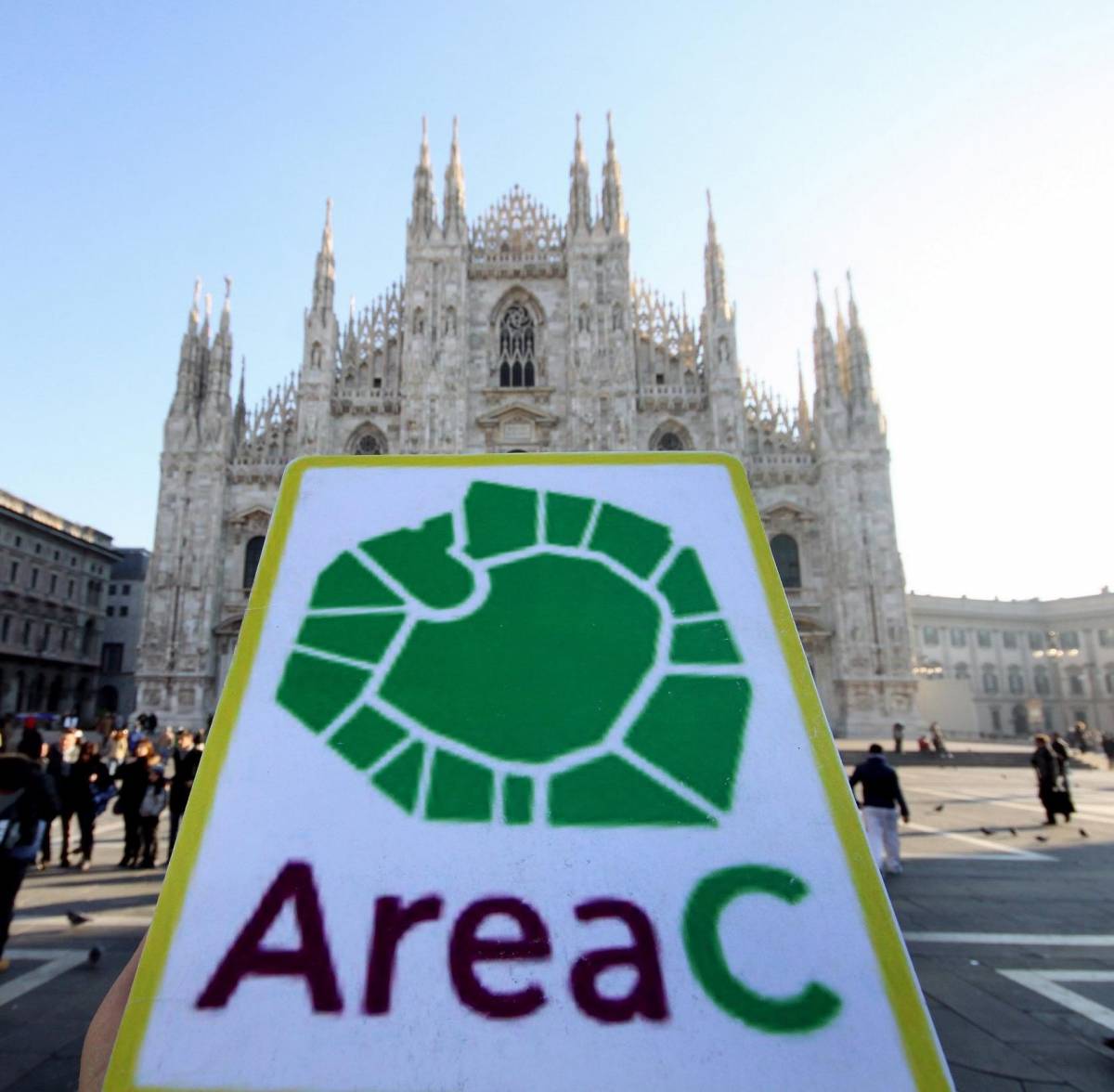 No all’Area C: mille firme in un quarto d’ora