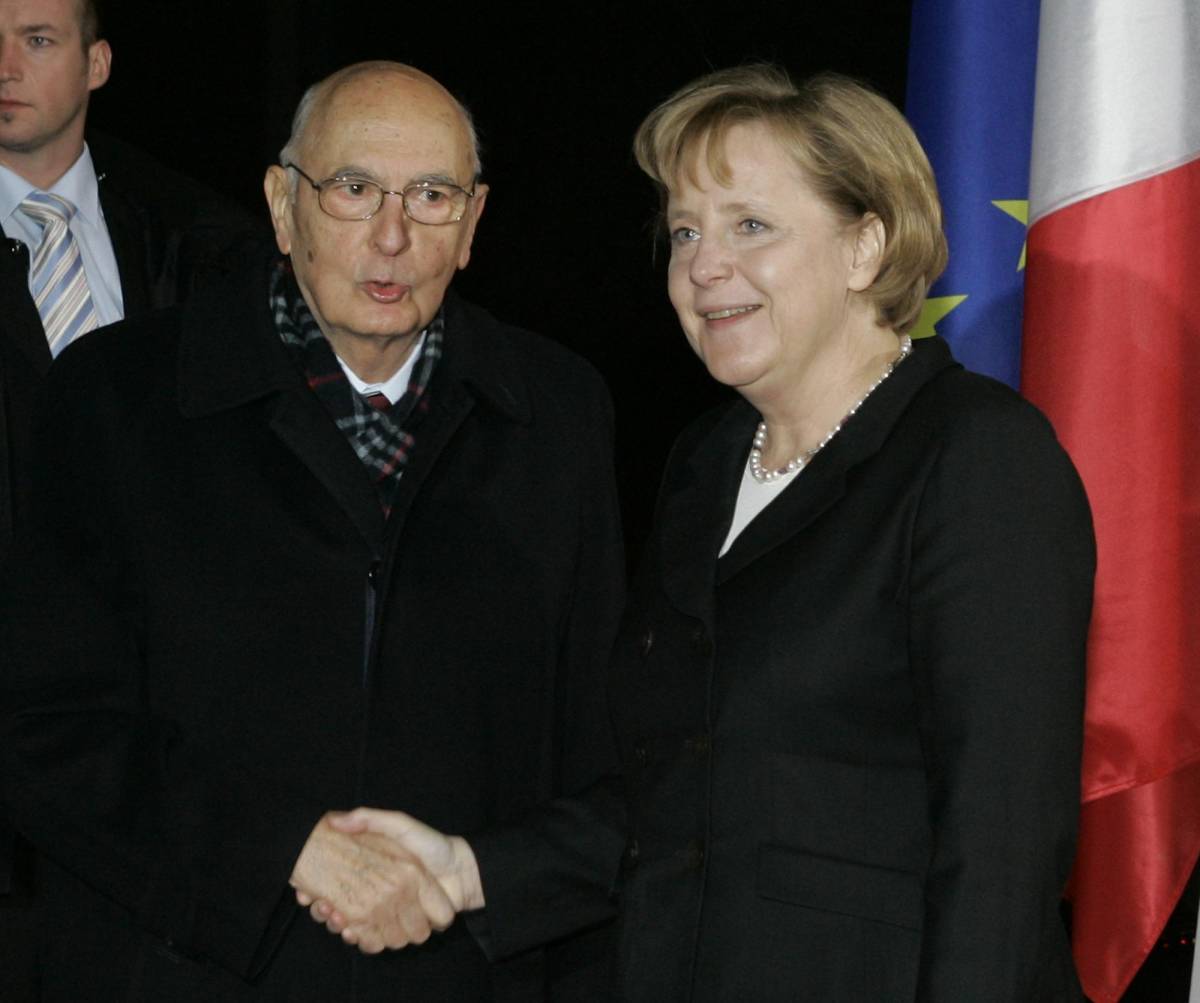 La telefonata segreta  tra la Merkel e Napolitano Berlino e Roma smentiscono