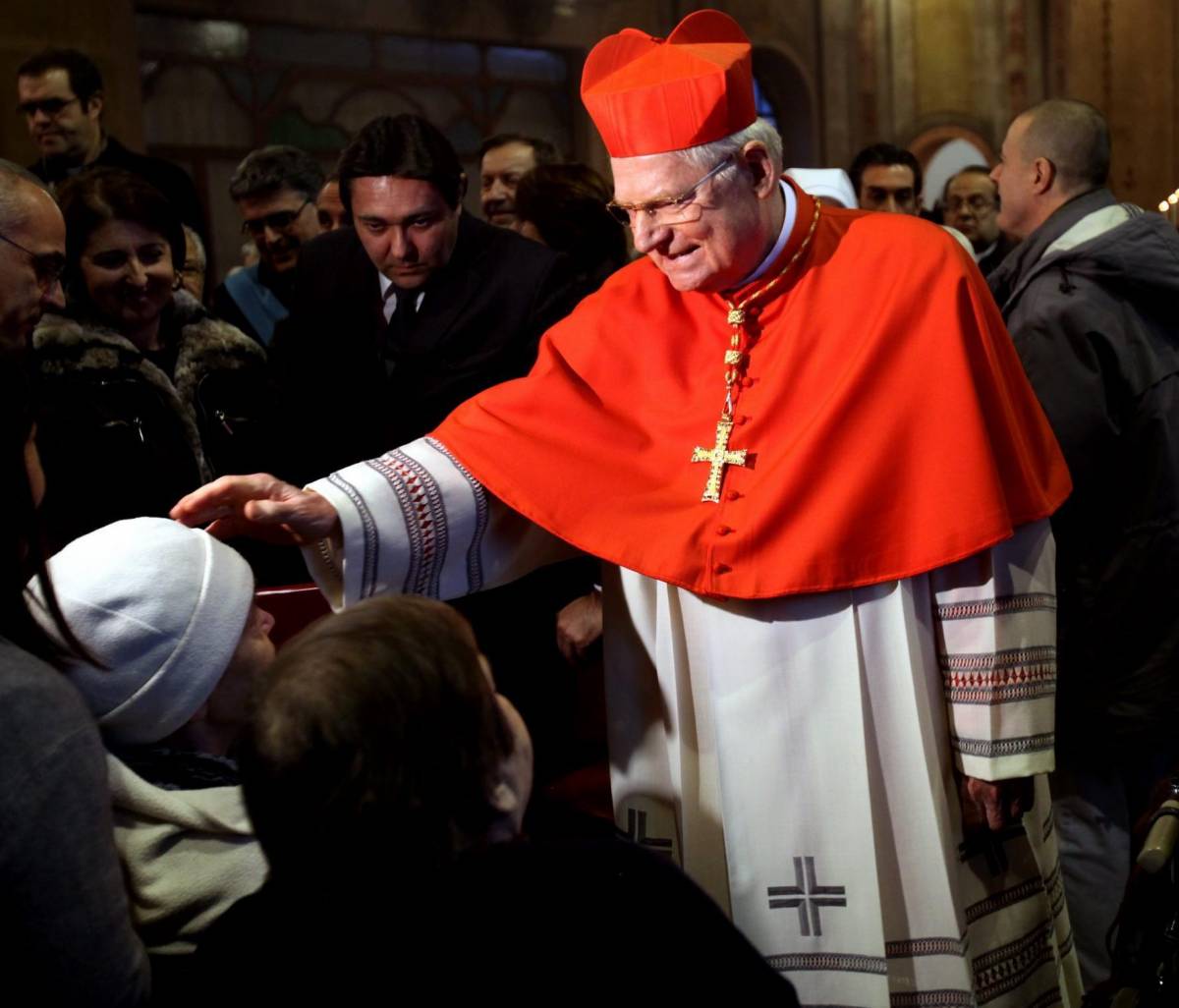 Troppi fedeli da Scola e finiscono le ostie