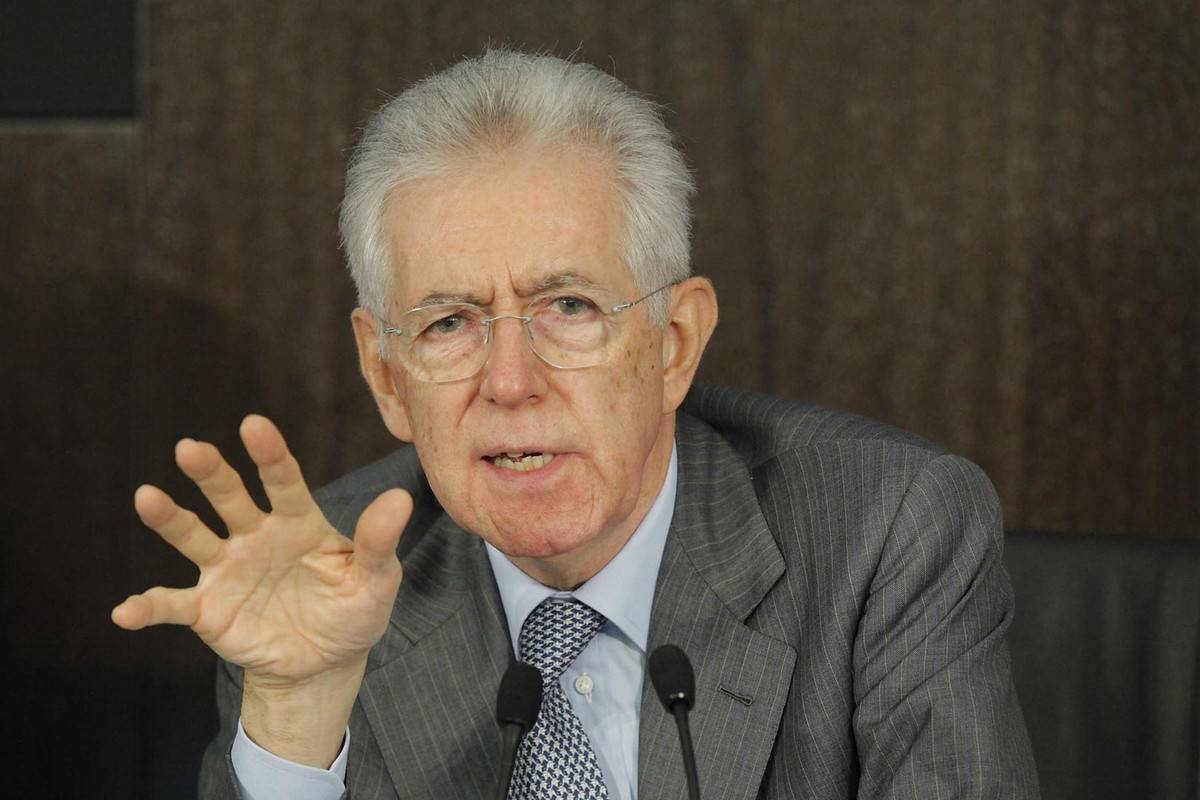 Monti: "La Ue non abbia paura dell'Italia L'asse franco-tedesco? Da solo non basta"