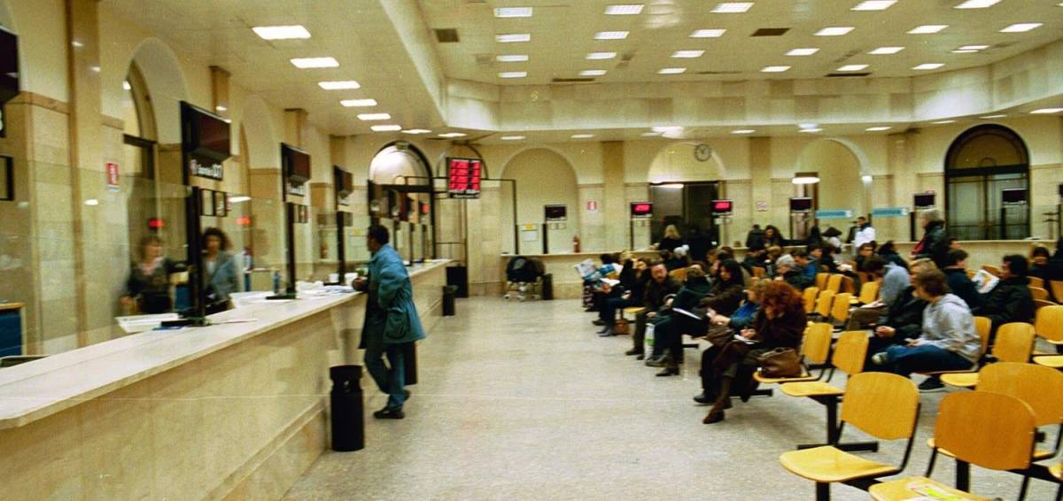 Orari diversi e nessuna certezza: la giungla degli sportelli pubblici