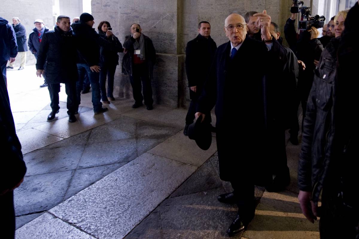 Monti difende i blitz anti evasione "Chi evade ruba dalle tasche degli italiani"