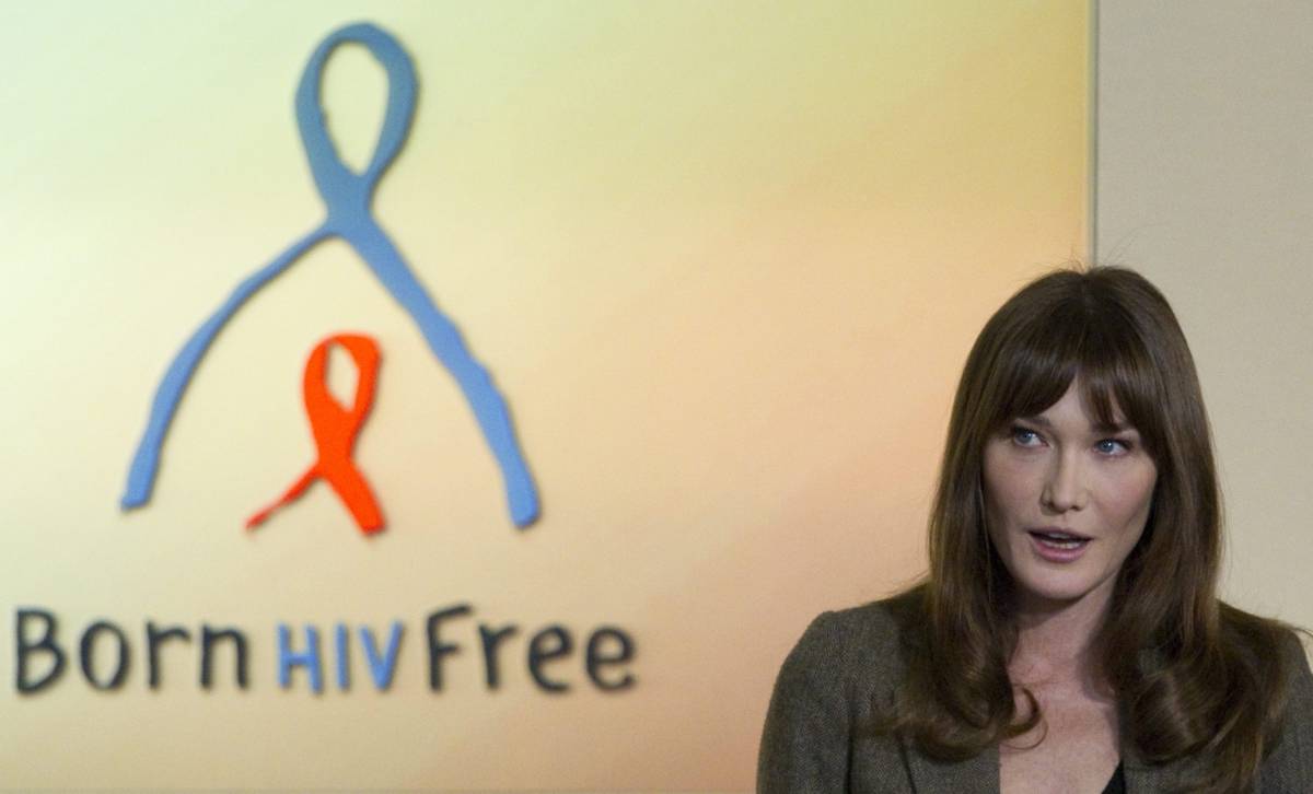 Ombre sulla Bruni: "Fondi Aids a amici" Ma lei smentisce