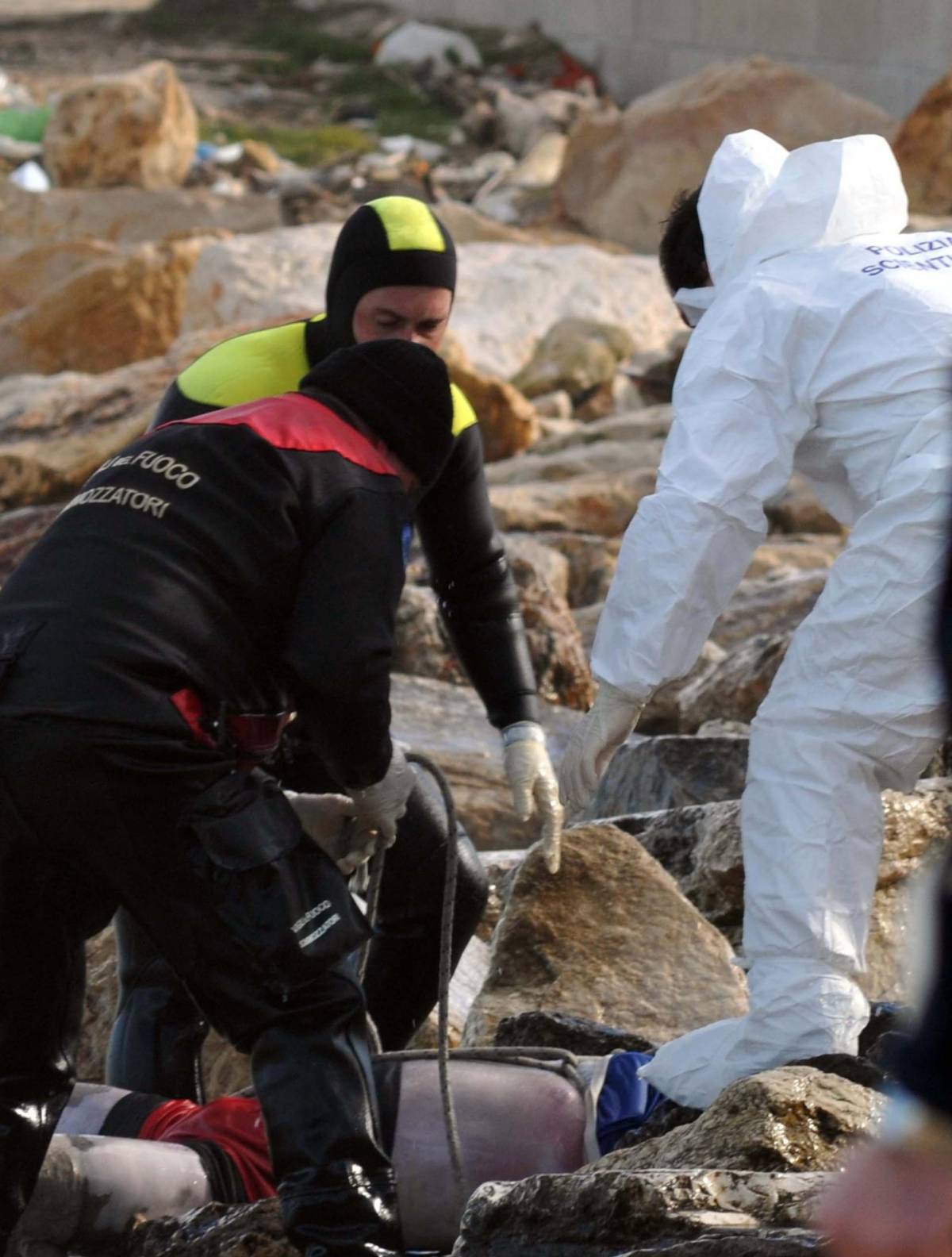 Sparì in strada a Pescara ritrovato in mare a Bari Giallo sulla fine di Roberto