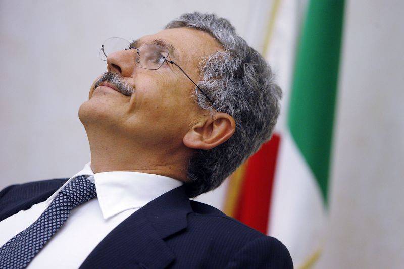 Quello 007 che voleva diventare consulente del Copasir di D'Alema